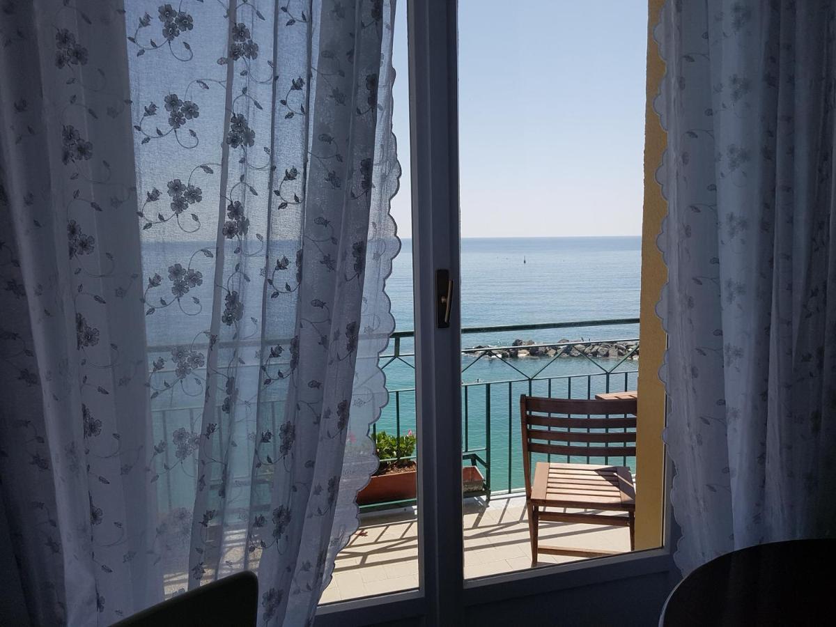 Bea'S Apartment - The Window To The Sea - Seafront Monterosso al Mare Ngoại thất bức ảnh